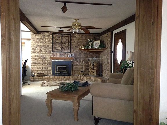 2nd image of 611 Avenue J NW