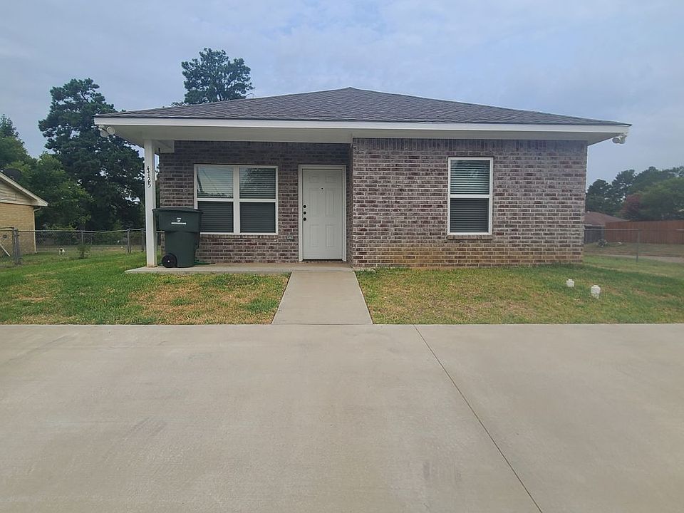 1st image of 4725 Emerald Dr
