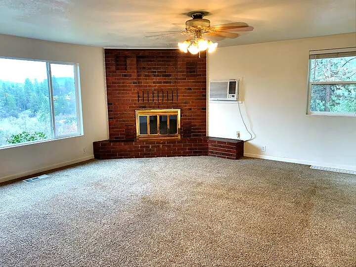 762 Chamberlain St — Photo 3