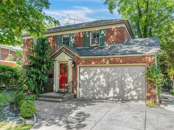 158 Darwin Dr, Amherst, NY 14226