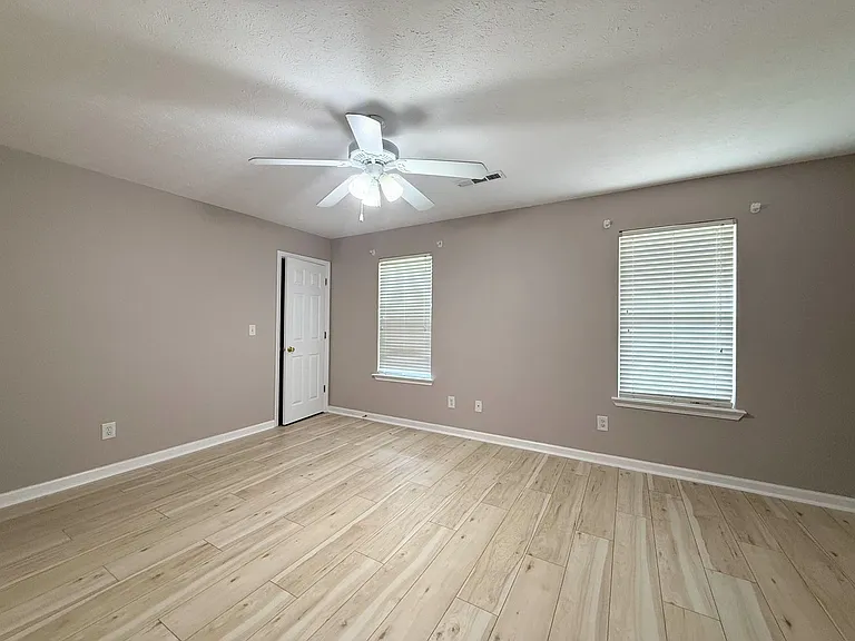 106 Abby Ln — Photo 10