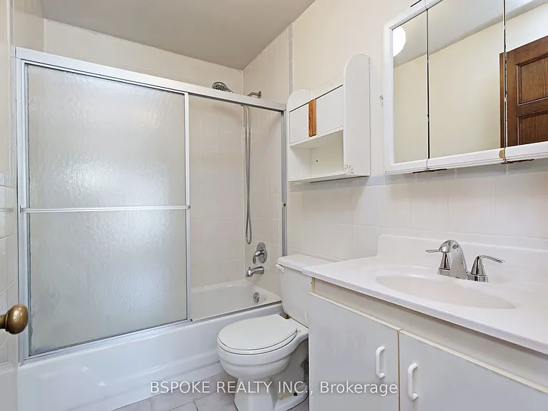 68 Roxton Rd #UPPER — Photo 11