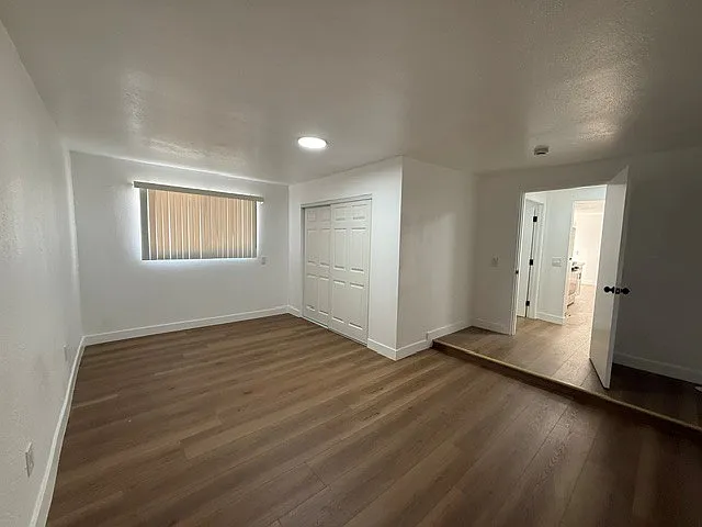 8901 1/2 Holmes Ave