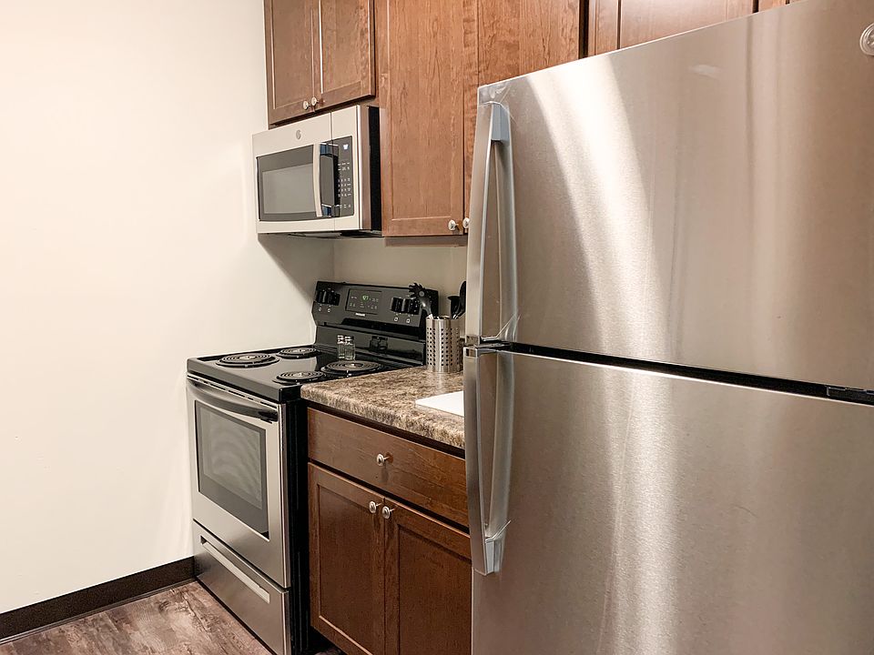 Ridge View Apartments Kitchen With Stainless Steel Appliances