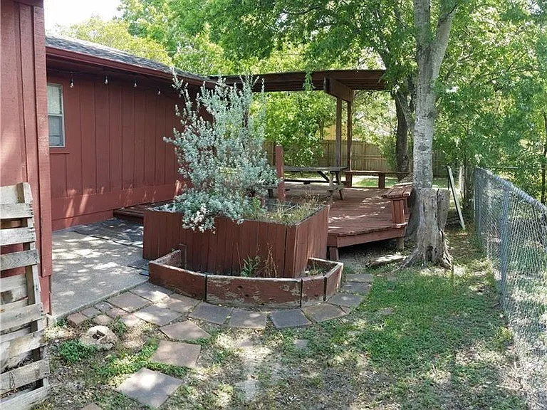 1111 S Dexter Dr — Photo 14