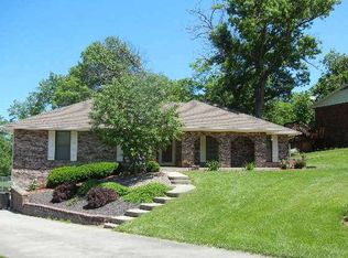 1011 Valley View Ct, Macon, MO 63552
