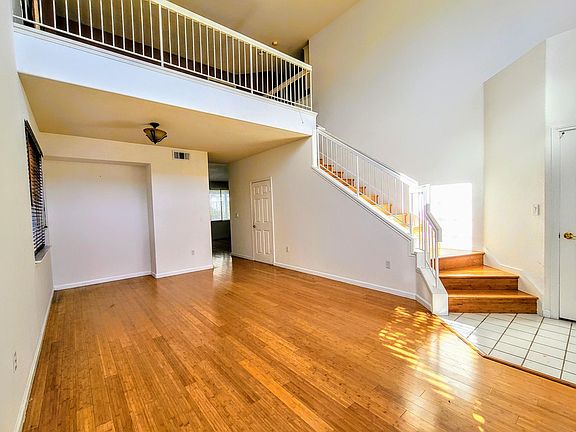 3rd image of 4031 Coleman Cir
