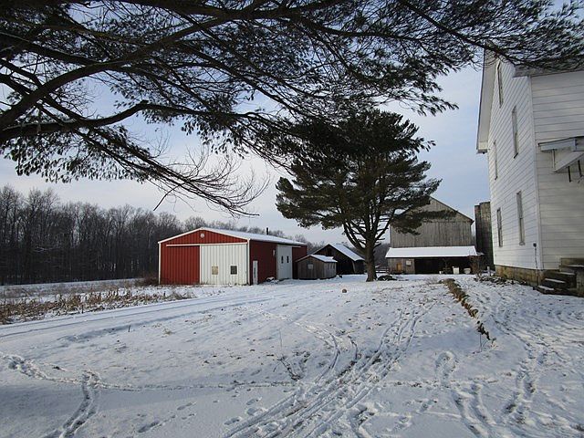 2nd image of 613 Lake Lucy Rd