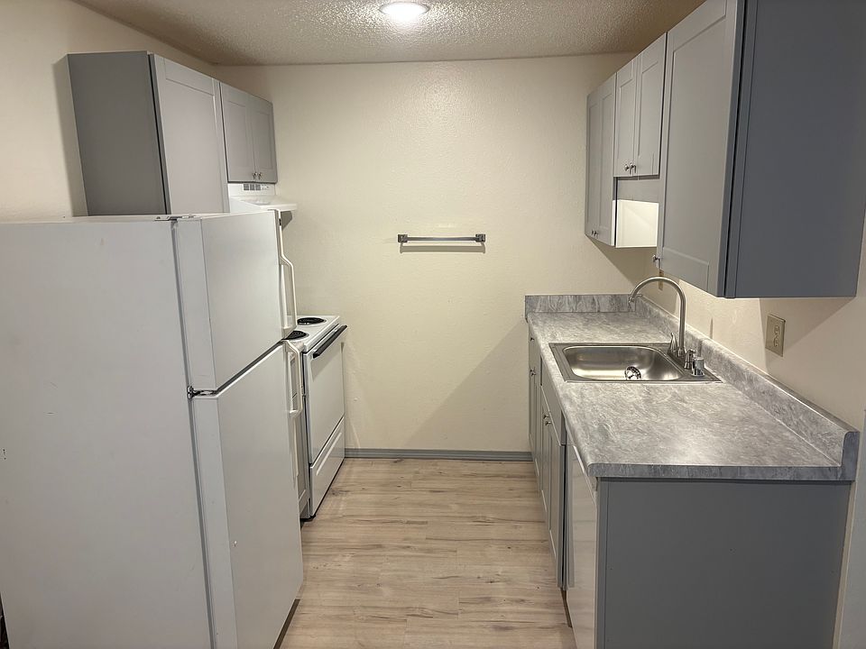 1st image of 6205 Lakewood Dr W #120