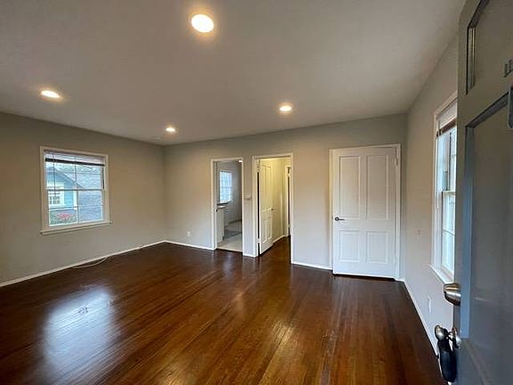 4th image of 1118 1/2 Donaldo Ct
