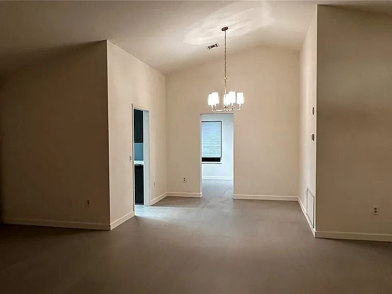 2716 Legend Dr — Photo 4