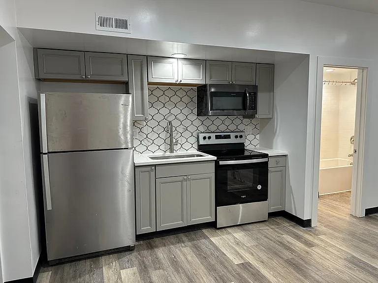 309 W Main St — Photo 1