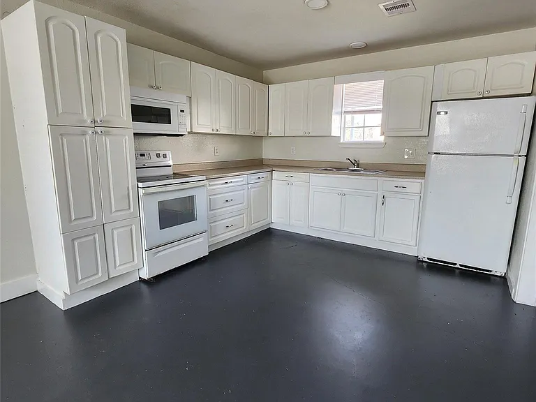4710 Pelican St #1 — Photo 6