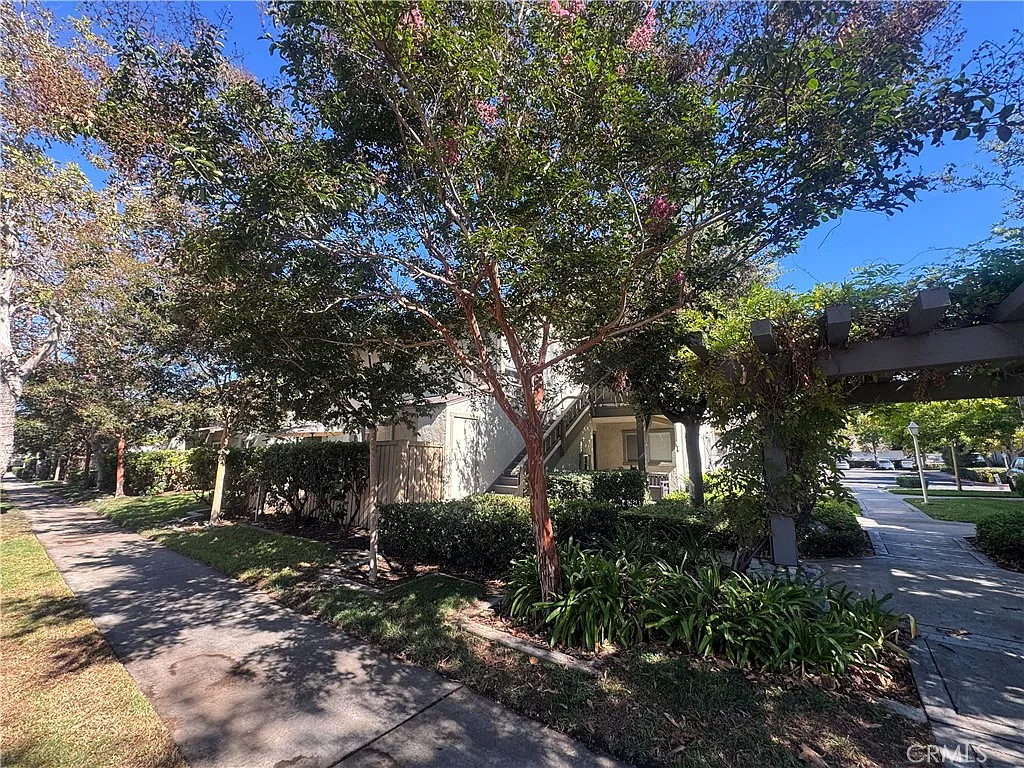 2 bed, 917 sqft, $2,800 — Photo 3