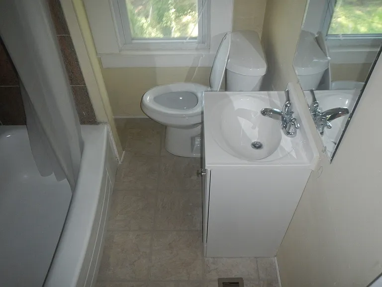 4104 Parkwood Ave — Photo 6