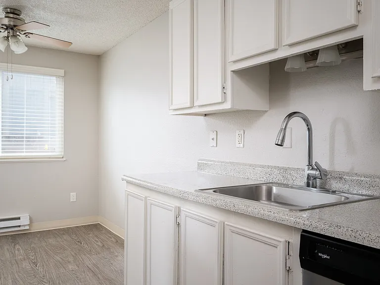 Oak Grove — Photo 14