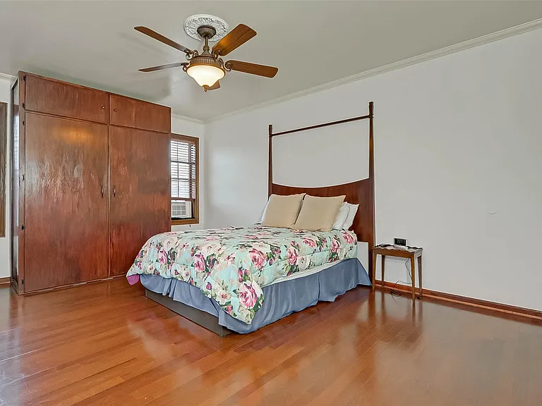 2412 Oakdale St — Photo 28
