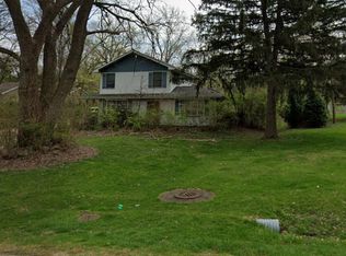 587 Riedy Rd, Lisle, IL 60532