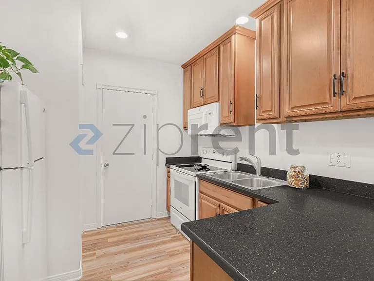 1789 Montgomery Dr — Photo 6