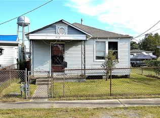 916 7th St, Westwego, LA 70094