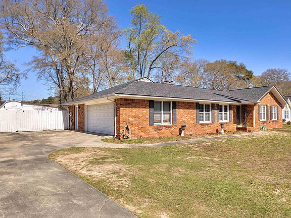 2nd image of 2285 Treetop Ln