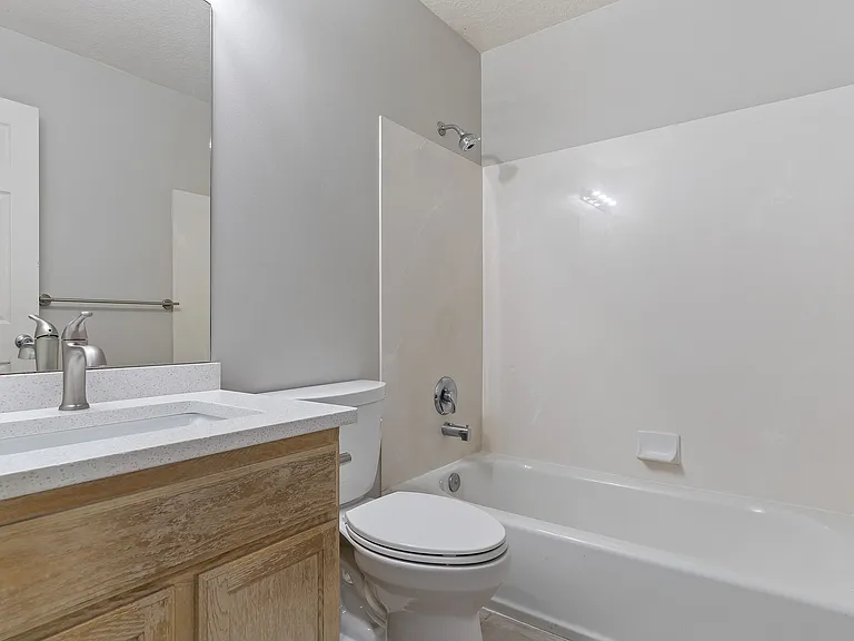 1622 N 160 W — Photo 25