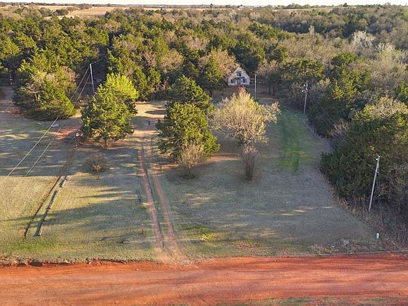 2nd image of 3417 Two Creeks Rd