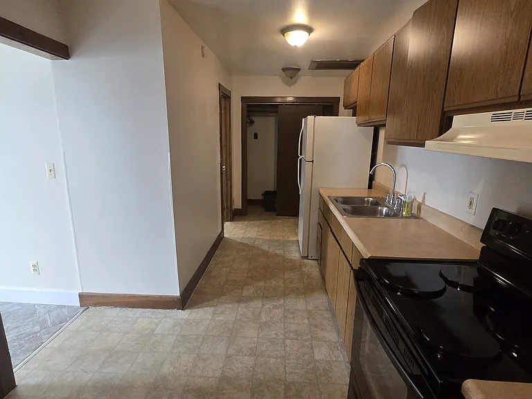 906 N Monroe St #3 — Photo 1