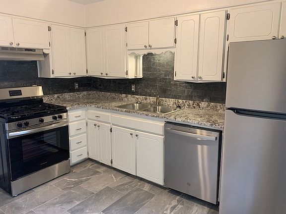 Kitchen - New Granite Countertops