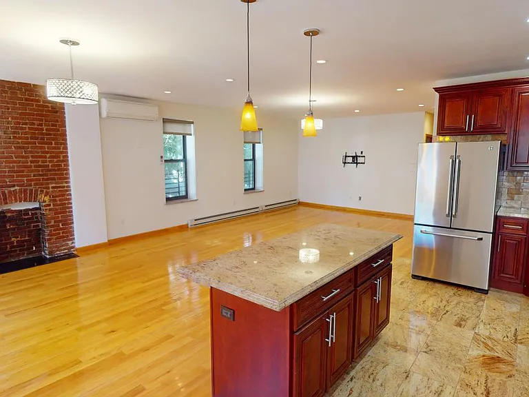 400 E 78th St #10 — Photo 28