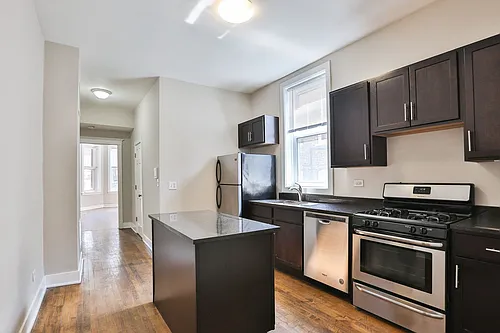1814 N Wood St #1 Photo 1