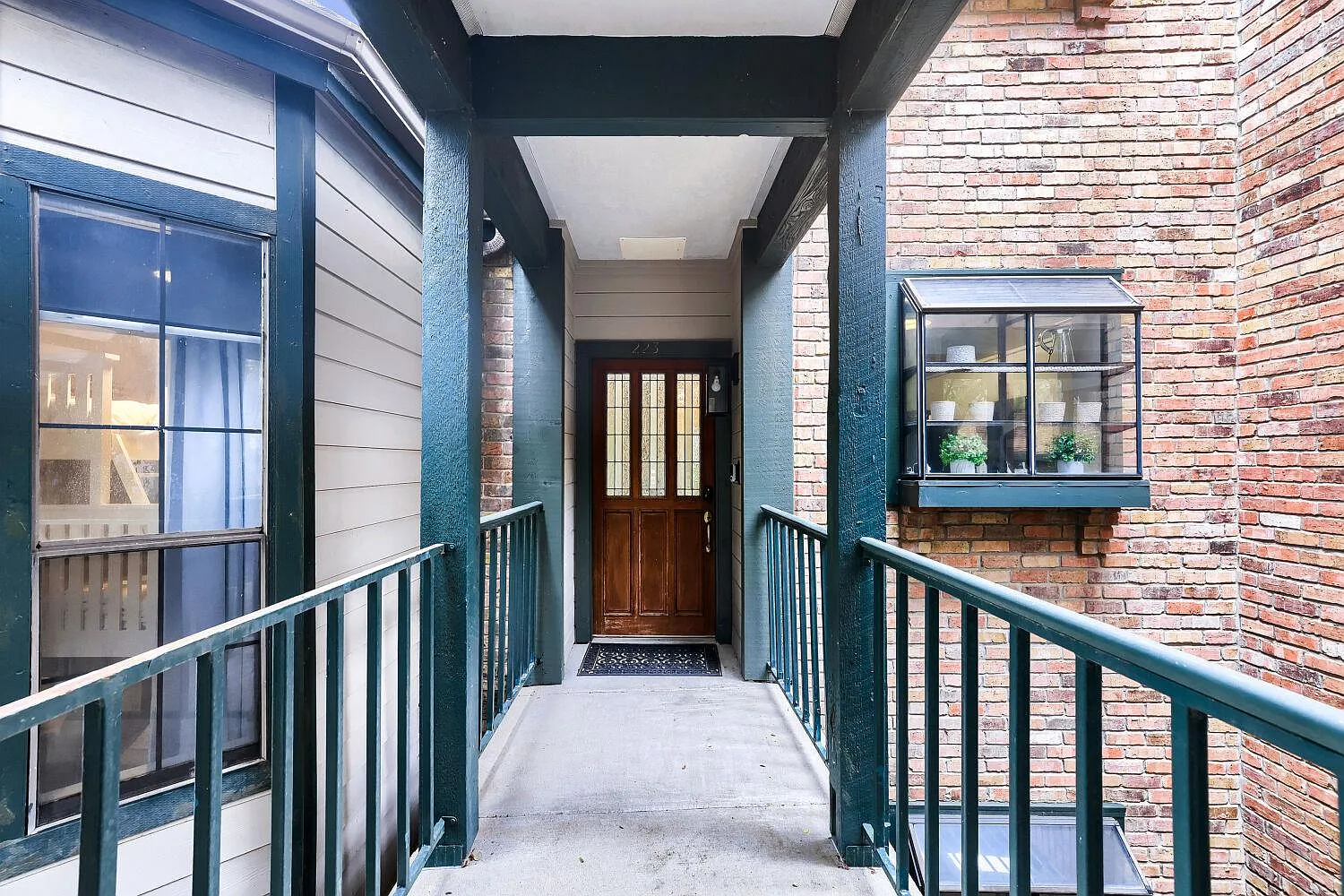 2 bed, 2.0 bath, 894 sqft, $2,400 — Photo 4