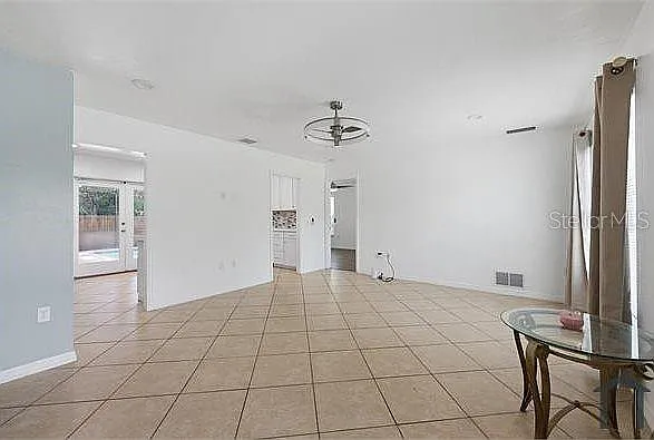 4404 Meadow Creek Cir — Photo 12