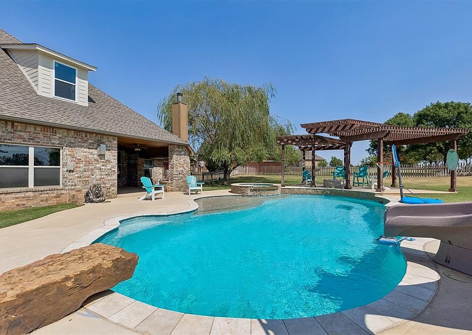 1st image of 22982 Crossfield Ct