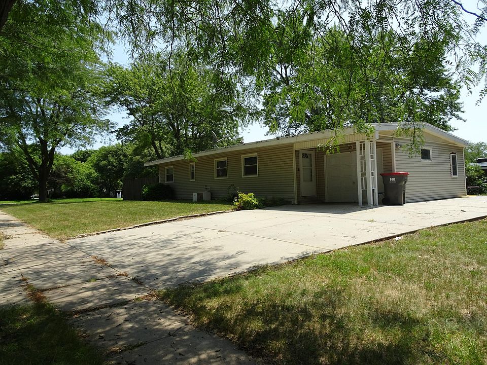Front of house.
