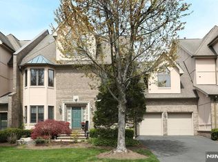 205 Bearwoods Rd, Park Ridge, NJ 07656
