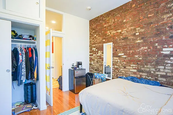 Rented by City Connections Realty | media 2