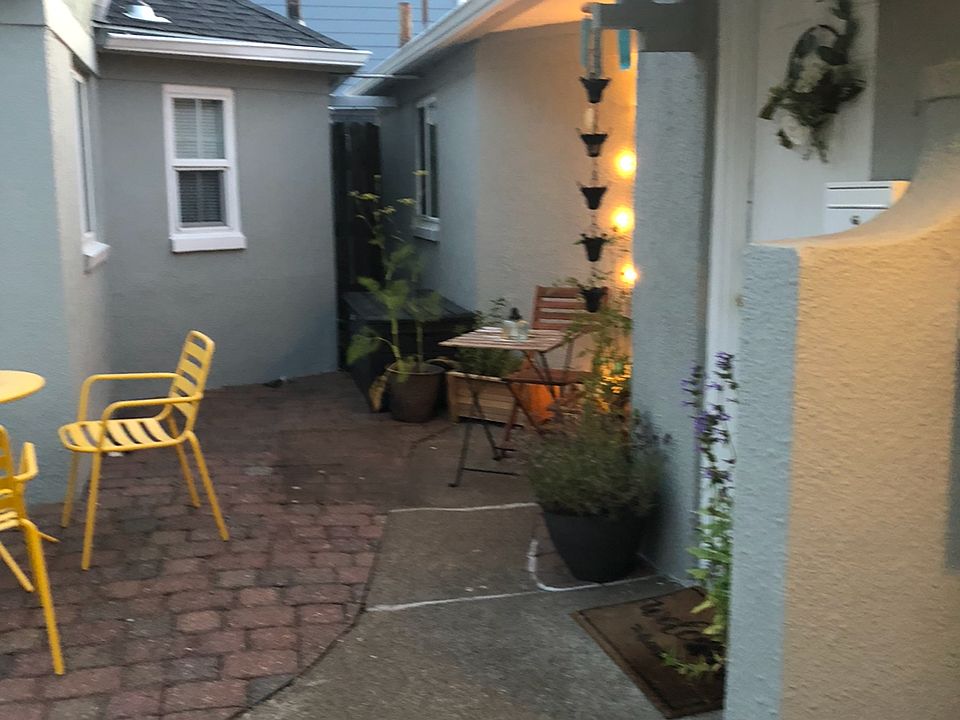 1st image of 423 3rd Ave SE #423