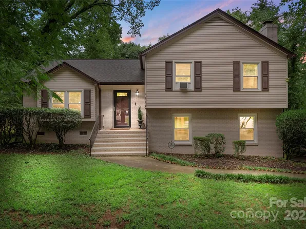 1914 Bonnie Ln, Charlotte, NC 28213