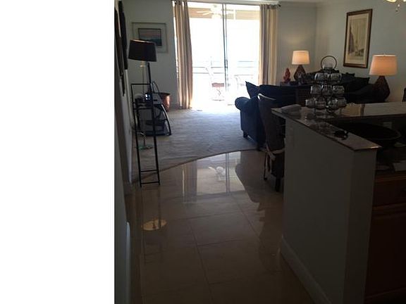 5th image of 1024 SE 4th Ave APT 301