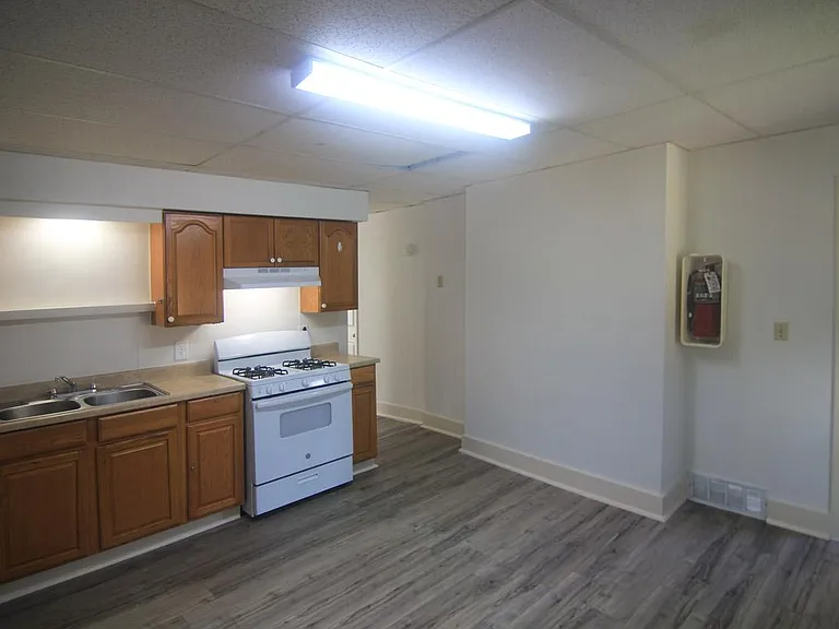 431 Rebecca Ave #2 — Photo 2