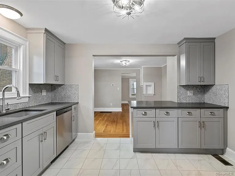 223 Townsend Ave #1 — Photo 17