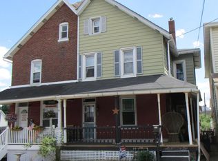 702 W Broad St, Quakertown, PA 18951