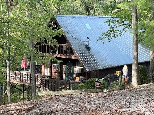 303 Shady Ln, Wellington, KY 40387