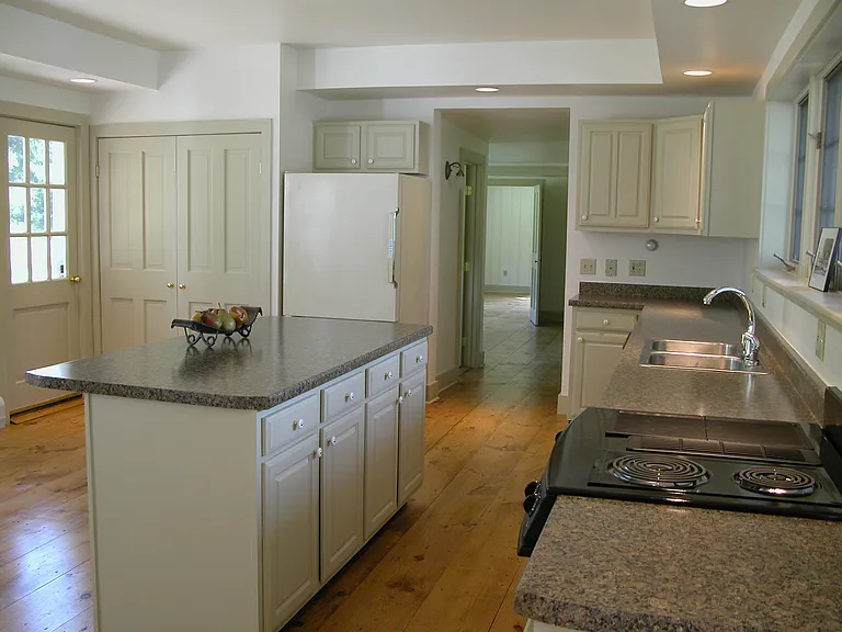 2541 Lincoln Hill Rd — Photo 6