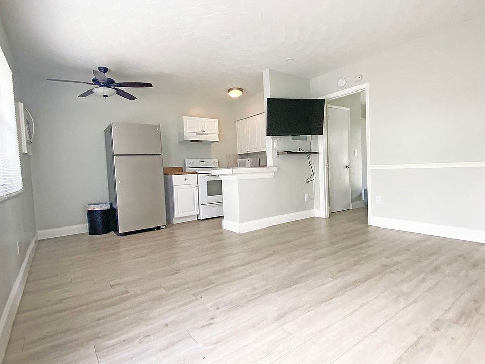 1st image of 1201 NE 15th Ave APT 6