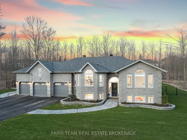 1 Pineview Dr, Oro Medonte, ON L0L 2L0
