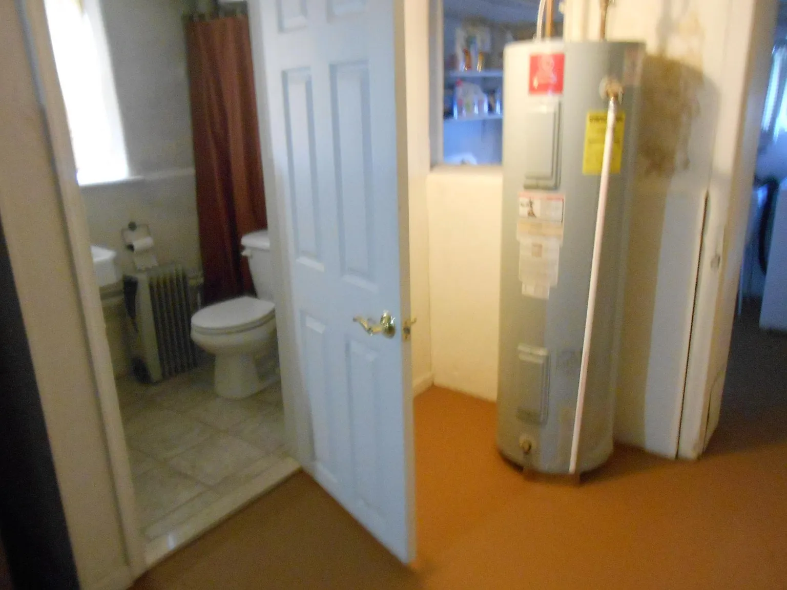 3 bed, 1.5 bath, 2200 sqft, $2,500 — Photo 2