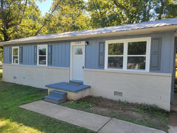 1109 Lone Oak Rd, Paris, TN 38242