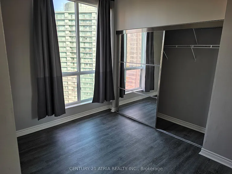 7 Lorraine Dr #2502 — Photo 5